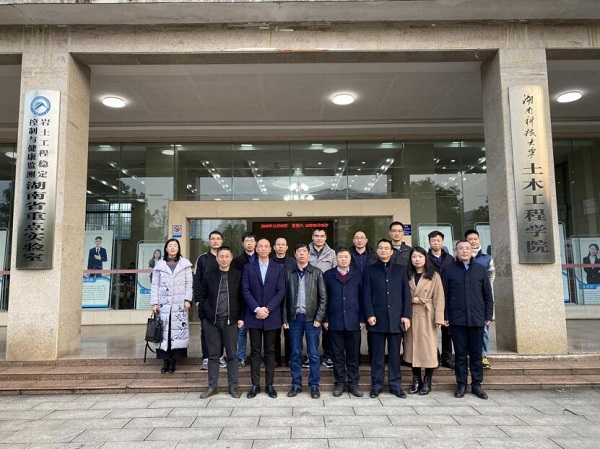 a26fd46d0f5040ac87b8d1a45a073bb1.jpg
